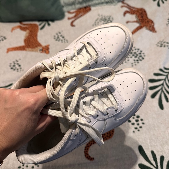 Nike Air Force 1s Sneakers kids size 7Y women’s 8.5 - Picture 2 of 8